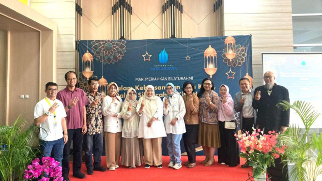 "Silaturahmi Hangat Menyatukan Alumni dan Mahasiswa FEB Universitas Mercu Buana"  

(Ditata dengan rapi dan menarik secara visual, sesuai permintaan)