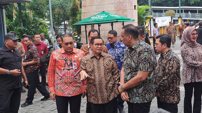 Gobernador de Yakarta Pamono Anung Par Baru Review 