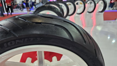 Ban Zeneos untuk motor listrik