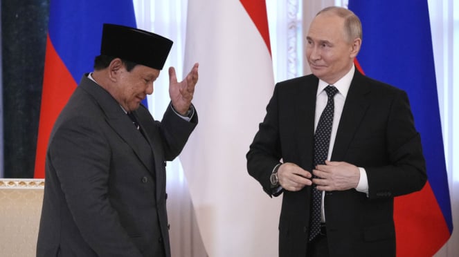 Presidente ruso Vladimir Putin con el presidente Pabouwo