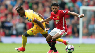 Kisah Pilu Mantan Pemain MU Dibully Akibat Gabung Klub Rival