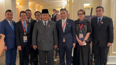 Ketum Kadin Anindya Bakrie saat mendampingi Presiden Prabowo Subianto 