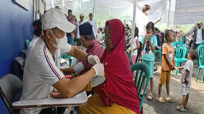 578 Pemulung di Bekasi Nikmati Layanan Kesehatan Gratis dari IPI dan Relawan Medis