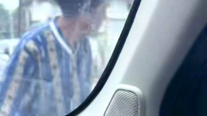 Puede golpear el coche