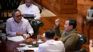 Prabowo Appoints Zulkifli Hasan to Lead National Cooperative Task Force