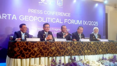 [Menteri ESDM, Bahlil Lahadalia (tengah) dalam konferensi pers di acara 'Jakarta Geopolitical Forum IX/2025' di kawasan Lapangan Banteng, Jakarta Pusat, Selasa, 24 Juni 2025]