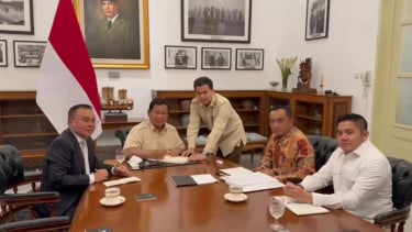 Presiden RI Prabowo Subianto menandatangani inpres percepatan pembangunan Pulau Enggano (sumber foto: istimewa)