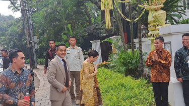 Ketum Kadin Anindya Bakrie menghadiri akad nikah Putri Pramono Anung 