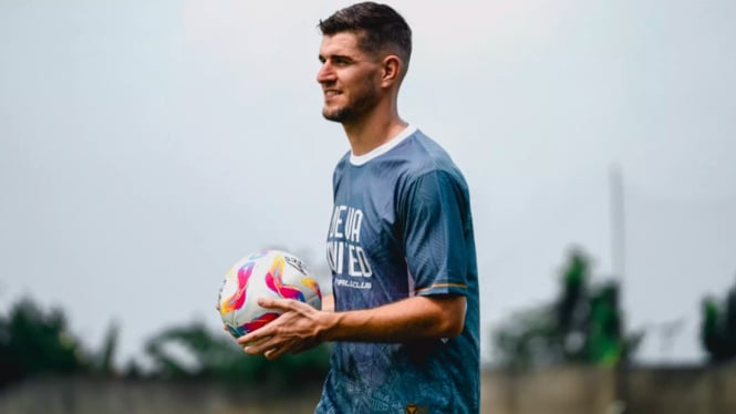 Persib Bandung vs Dewa United: Laga Emosional Edo Febriansah dan Nick Kuipers di Piala Presiden 2025