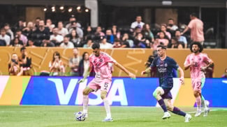  Lionel Messi Cs Dibantai PSG