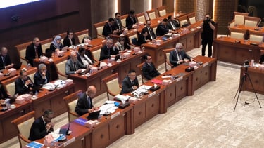 Ministro de Relaciones Exteriores, Complejo Parlamentario de Suyuko, Senna, Central Yakarta. Tengo una reunión de trabajo conjunta de la reunión en el hogar de la Cámara de Representantes de la Comisión.