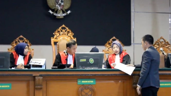 Kini, Lisa Mariana Hadapi Gugatan Balik Ridwan Kamil dan Intervensi Revelino di PN Bandung