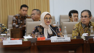 Direktur Utama PT. Telkom, Dian Siswarini