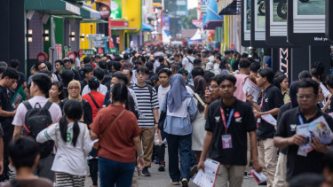 Suasana keramaian Jakarta Fair Kemayoran 2025