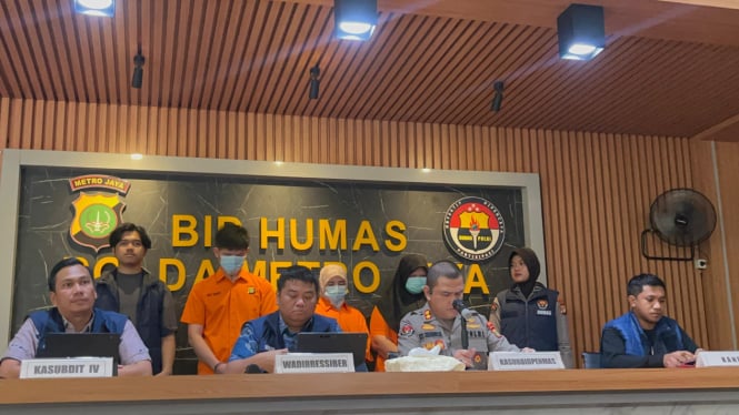 Modus Love Scamming di Medsos Pria Ini Tertipu Rp423 Juta Gegara Pelaku Pakai Foto Selebgram Cewek Malaysia