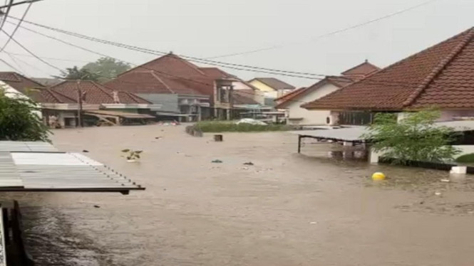 Hujan Lebat Ekstrem, Banjir Genangi Permukiman di Mataram NTB – 30 Ribu Orang Terdampak  

(Penataan visual: judul dibagi dua bagian dengan garis pemisah, font tebal untuk emphasis, spasi optimal untuk keterbacaan.)