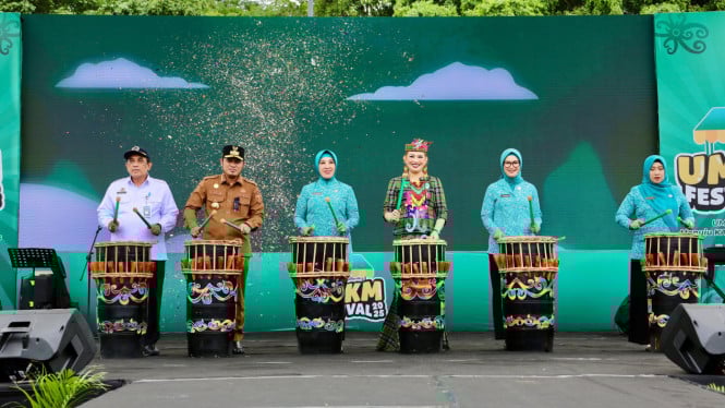 Semarakkan HKG Ke-53, Tri Tito Resmi Buka Pameran Festival UMKM 2025 dan Pemeriksaan Kesehatan Gratis