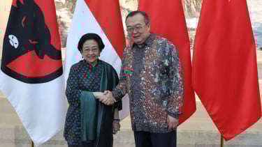 Indonesia 5 ° presidente Megawati Sokarnoputri y Ministro Liu