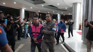 Direktur Utama PT Indonesia Battery Corporation (IBC), Toto Nugroho (kiri)