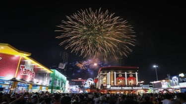 Pesta kembang api di penutupan Jakarta Fair 2025