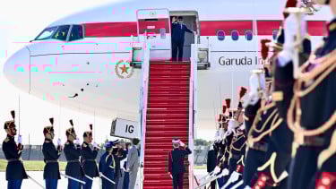 Presiden RI Prabowo Subianto di Bandar Udara Orly, Prancis 