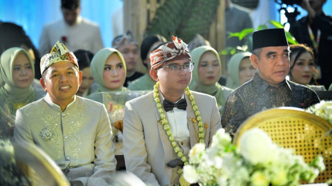 Maula Akbar Muliadi Putra, hijo del gobernador de Java Occidental Dedi Malyadi, se ha casado oficialmente