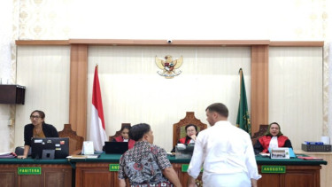 Terdakwa Roman Nazarenko (42) menjalani sidang di Pengadilan Negeri Denpasar