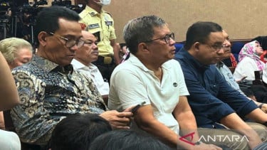 Refly Harun, Rocky Gerung hingga Anies Baswedan hadiri sidang vonis Tom Lembong