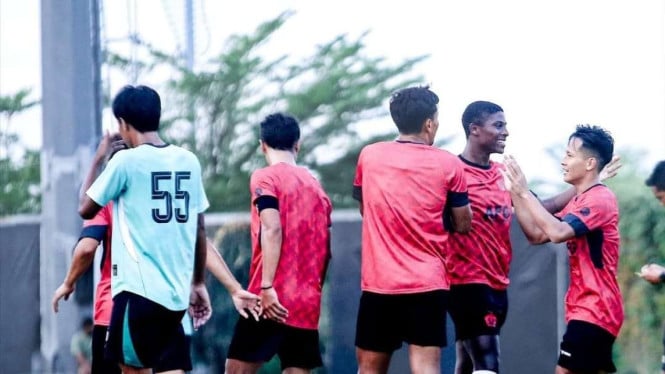 Launching Tim Hari Ini, Persik Kediri Jajal Asia Warriors FC yang Diperkuat Eks Pemain AC Milan