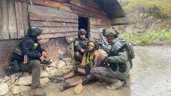 Pembunuh Prajurit TNI, KKB Male Tenggelen Ditangkap Satgas Damai Cartenz