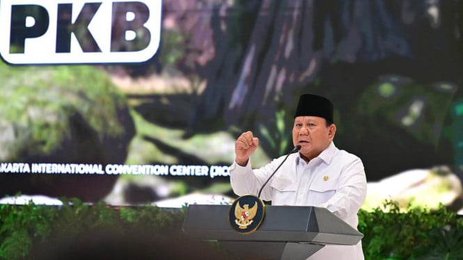 Prabowo Nyaman di Tengah PKB, Kenang Kedekatan dengan Gus Dur  

Judul dalam Bahasa Indonesia:  
Prabowo Merasa Nyaman Bersama PKB, Mengenang Hubungan Erat dengan Gus Dur