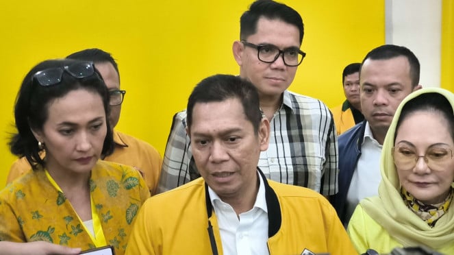 Golca Party Walktum, Adeis Qadir en la oficina de DPP de la fiesta de Golaka 