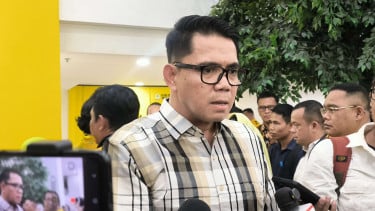 Eks personil DPR RI Fraksi PDIP, Arteria Dahlan di Kantor DPP Golkar