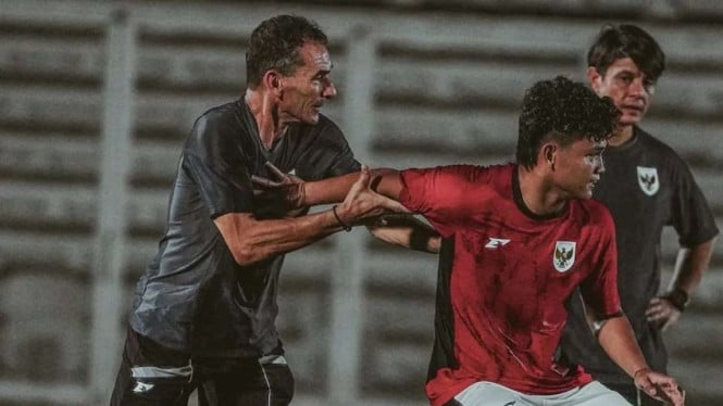Perjuangan Tersembunyi Hokky Caraka untuk Timnas Indonesia: Pemain Anyar Persib Berhadapan dengan Bruno Fernandes