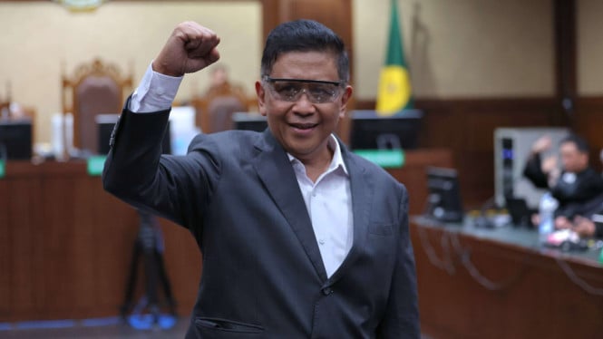 Judul:  
Abolisi Tom Lembong dan Amnesti Hasto Disahkan, Yusril: Tak Perlu Ajukan Banding  

(Tata letak disederhanakan untuk kejelasan visual)