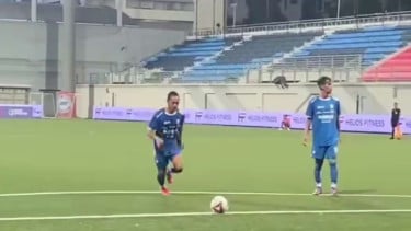 Atep bikin gol untuk Persib Bandung
