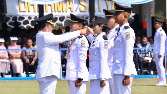 Atas Nama Pemerintah, Mendagri Lantik 1.110 Pamong Praja Muda IPDN Angkatan XXXII