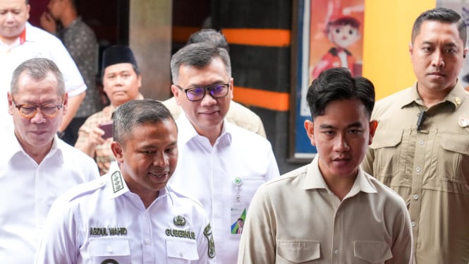 Peserta BPJS Ketenagakerjaan Terima BSU, Wapres dan Menaker Tinjau Penyaluran di Pekanbaru