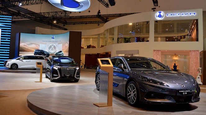 Gias en 2025 en el stand de Denza