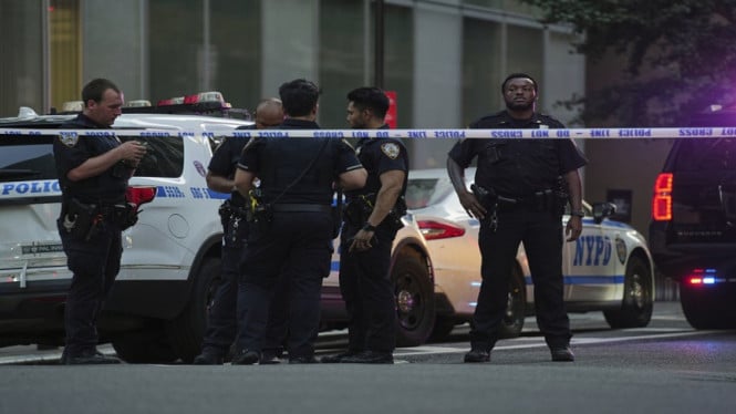 Penembakan di Manhattan AS, 5 Orang Tewas Termasuk Polisi dan Pelaku