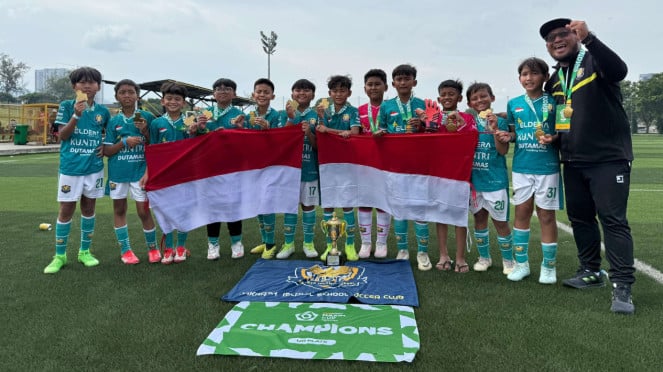   Campeón de la Copa Penang de la Escuela Islámica de Yakarta (JISC) a un equipo de fútbol menor de -1