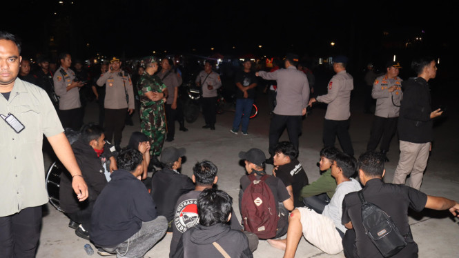 Miris! Final AFF U-23 Ricuh, Puluhan Suporter Diamankan Polisi Hingga Ada yang Luka
