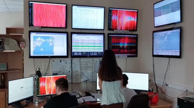 Picu del terremoto en una advertencia de tsunami de látigo