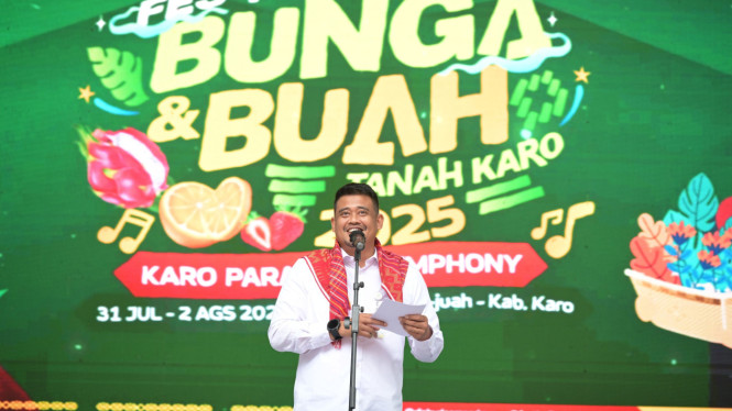 Buka Festival Pesta Bunga dan Buah Tanah Karo 2025, Gubernur Bobby Nasution Disambut Meriah Warga