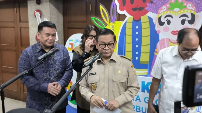 Gobernador de Yakarta Pamono Anung 