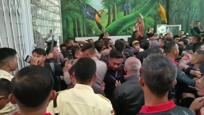 Bandung Zoo Ricuh! Dua Kubu Pengelola Saling Serang