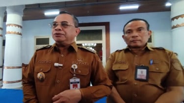 Pati Sudevo Regent (izquierda)