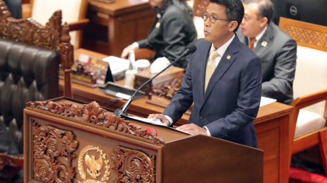 El presidente de la Comisión de la Cámara de Representantes, Xi Misbakhun.