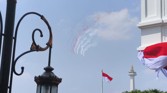 Atracción de aviones de combate en el Programa de Independencia en Merdeka Palace