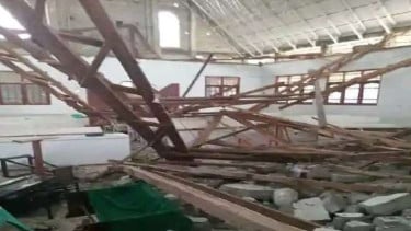 Los edificios de la iglesia en POSO Central Sulawesi fueron afectados por el terremoto, 17/8